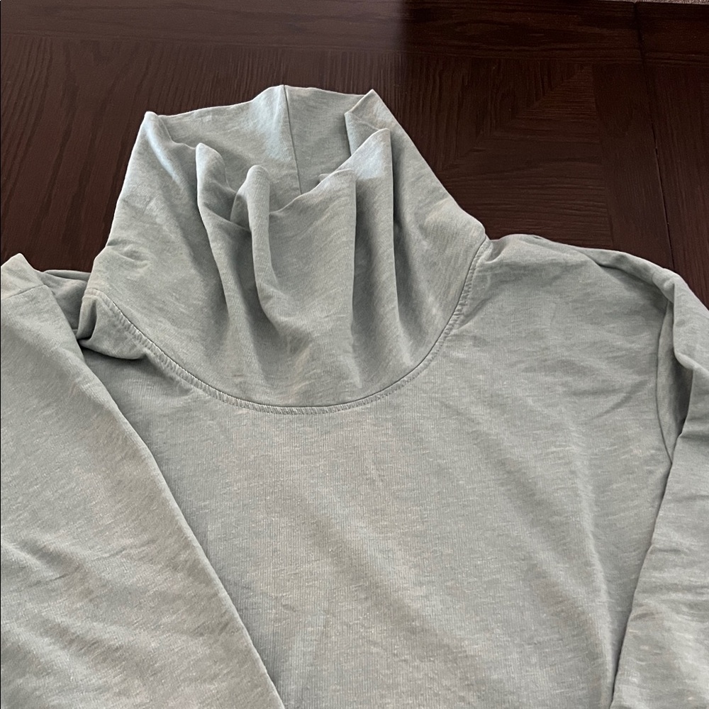Jane and Delancey green Long Sleeve Tee - Picture 3 of 5